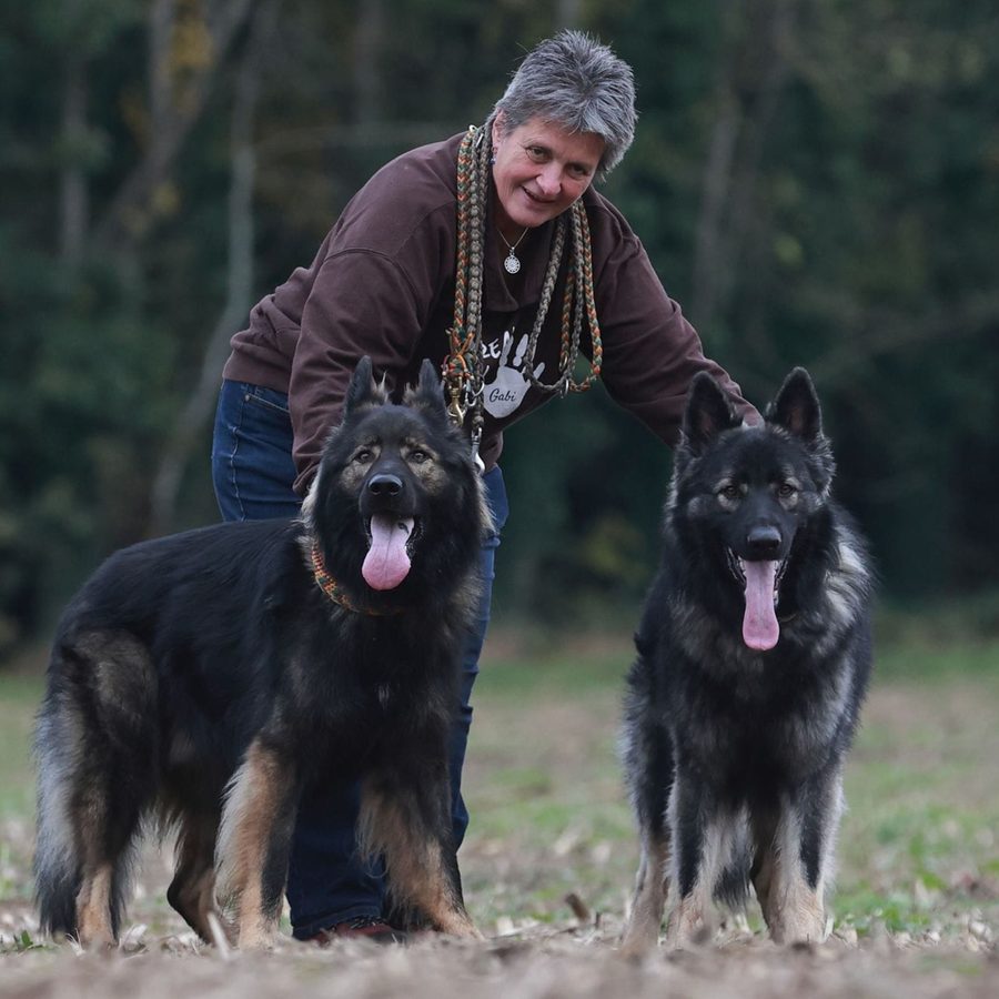 Gabi mit ihren Hunden